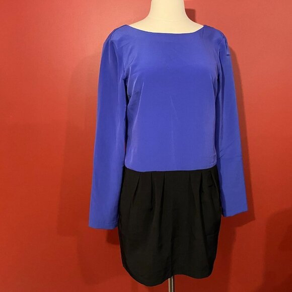 BCBGeneration Women's Two Tone Cobalt / Black Button Back Mini Dress - Size 2 - Picture 2 of 4